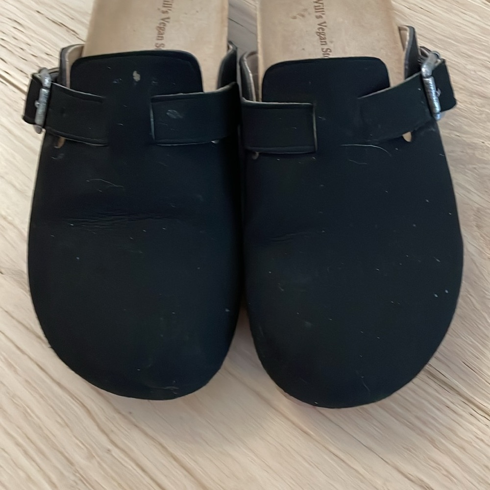 Will’s Vegan Store Mules - Picture 2 of 4